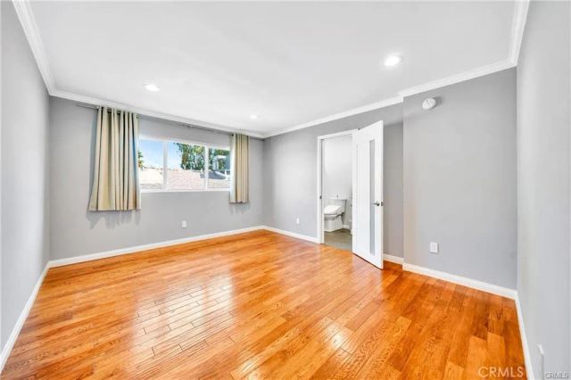 18631 Collins 10, Tarzana, CA 91356