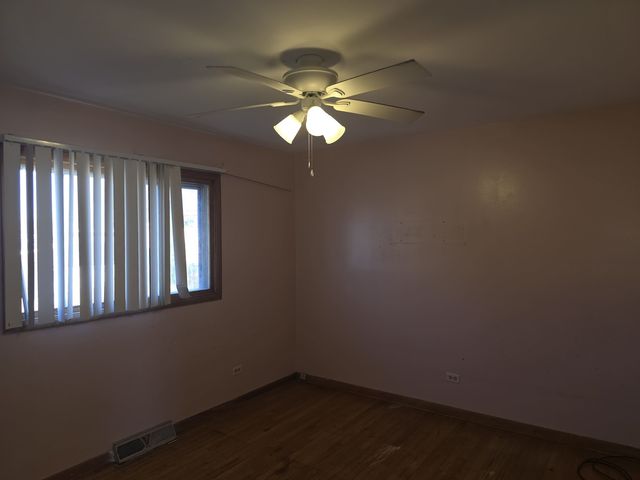 14057 S Hoxie Avenue, Burnham, IL 60633