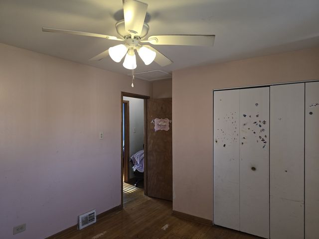 14057 S Hoxie Avenue, Burnham, IL 60633