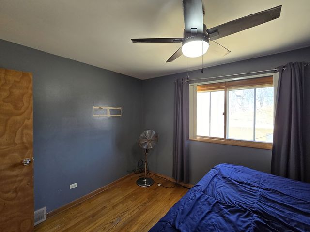 14057 S Hoxie Avenue, Burnham, IL 60633