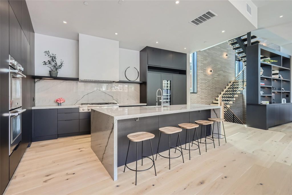 1315 W 9th ST B, Austin, TX 78703