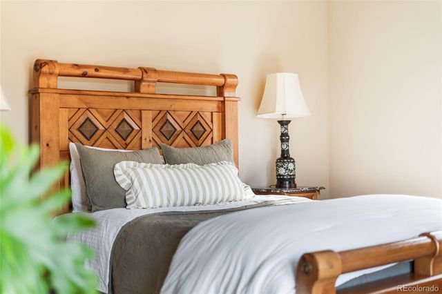 1160 N Monaco Parkway, Denver, CO 80220