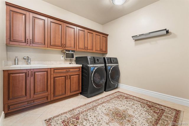 1160 N Monaco Parkway, Denver, CO 80220