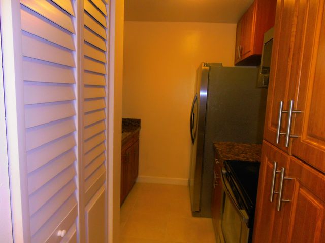 877 Twin Lakes Drive G, Coral Springs, FL 33071