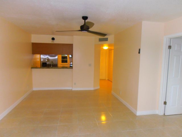 877 Twin Lakes Drive G, Coral Springs, FL 33071