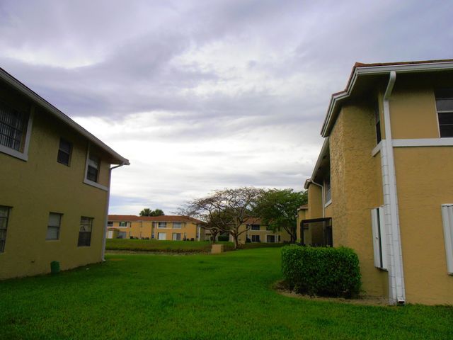 877 Twin Lakes Drive G, Coral Springs, FL 33071