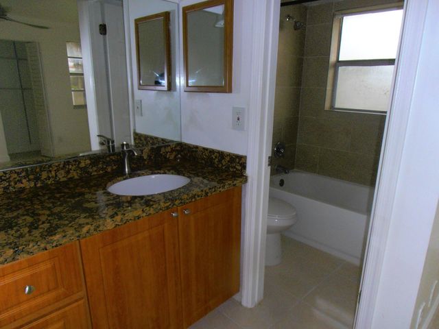 877 Twin Lakes Drive G, Coral Springs, FL 33071