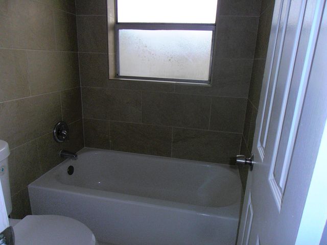 877 Twin Lakes Drive G, Coral Springs, FL 33071