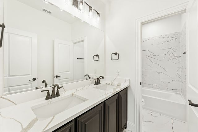 427 Birkdale Lane, Red Oak, TX 75154