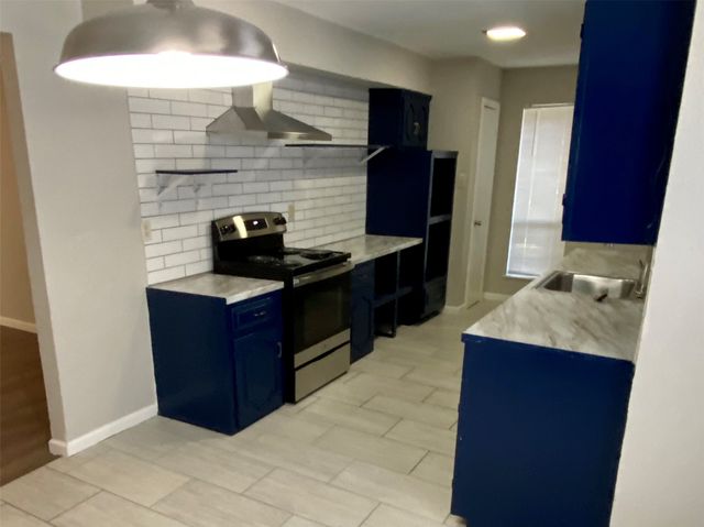 1039 Oak Meadow Lane, Desoto, TX 75115