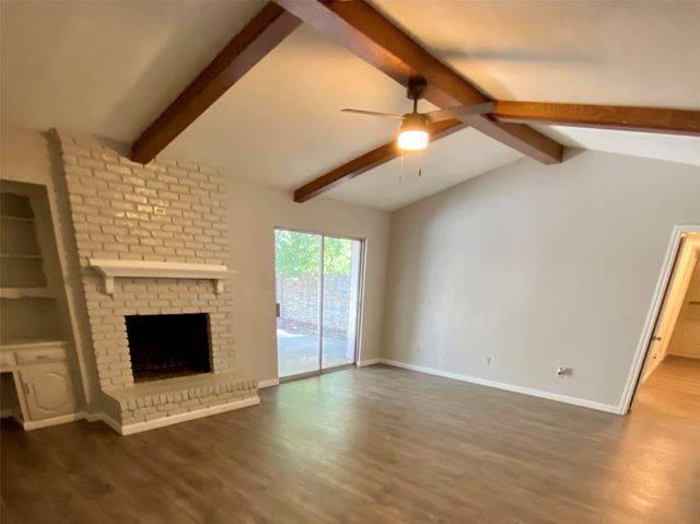 1039 Oak Meadow Lane, Desoto, TX 75115