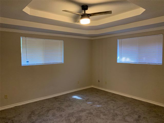 1039 Oak Meadow Lane, Desoto, TX 75115