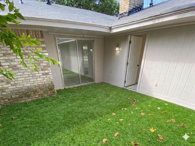 1039 Oak Meadow Lane, Desoto, TX 75115