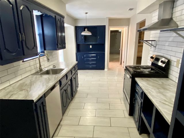 1039 Oak Meadow Lane, Desoto, TX 75115