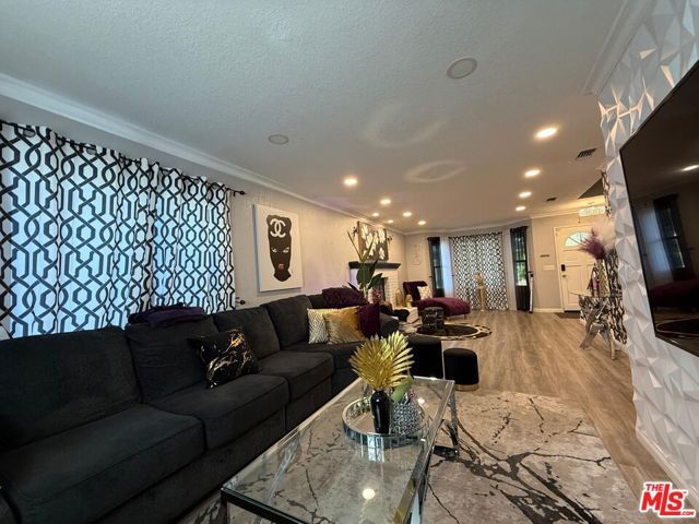 8020 Cora Street, Sunland (los Angeles), CA 91040