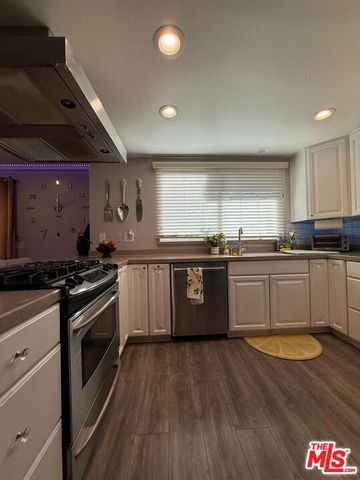 8020 Cora Street, Sunland (los Angeles), CA 91040