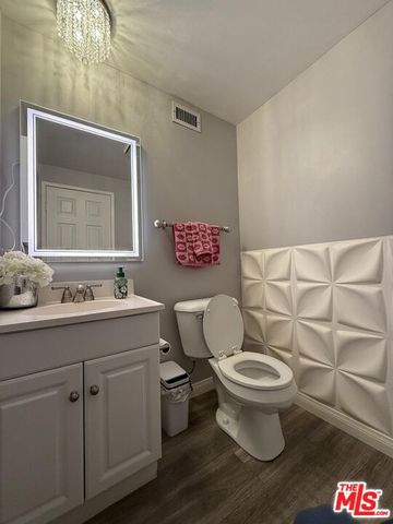 8020 Cora Street, Sunland (los Angeles), CA 91040