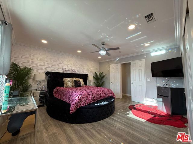 8020 Cora Street, Sunland (los Angeles), CA 91040