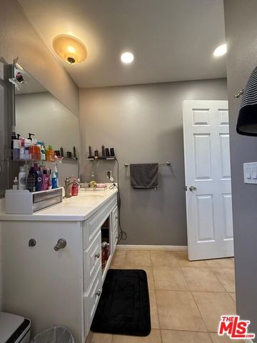 8020 Cora Street, Sunland (los Angeles), CA 91040