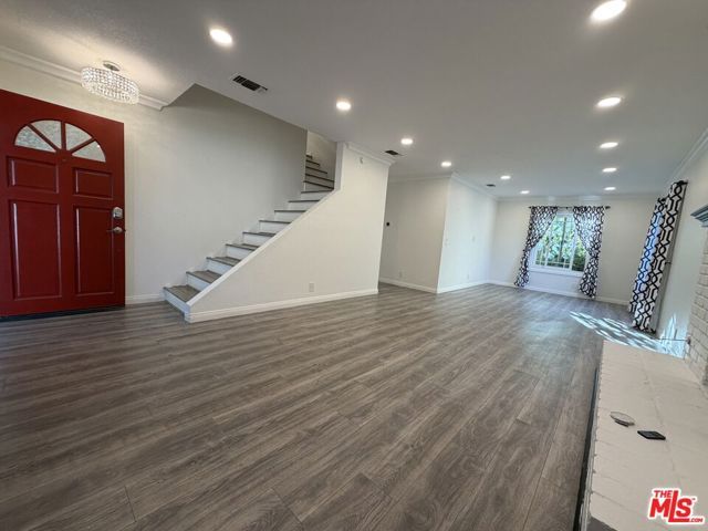 8020 Cora Street, Sunland (los Angeles), CA 91040