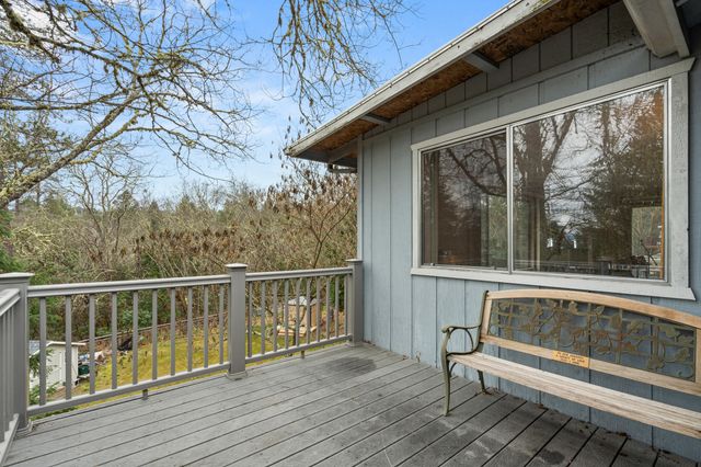 262 Lathrop Lane, Grants Pass, OR 97526