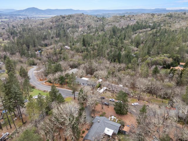 262 Lathrop Lane, Grants Pass, OR 97526