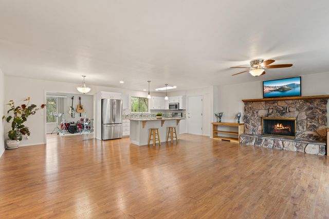 262 Lathrop Lane, Grants Pass, OR 97526