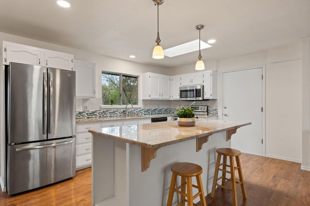 262 Lathrop Lane, Grants Pass, OR 97526