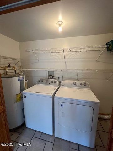 220 River Road, Washington, NC 27889