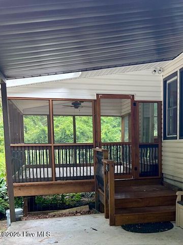 220 River Road, Washington, NC 27889