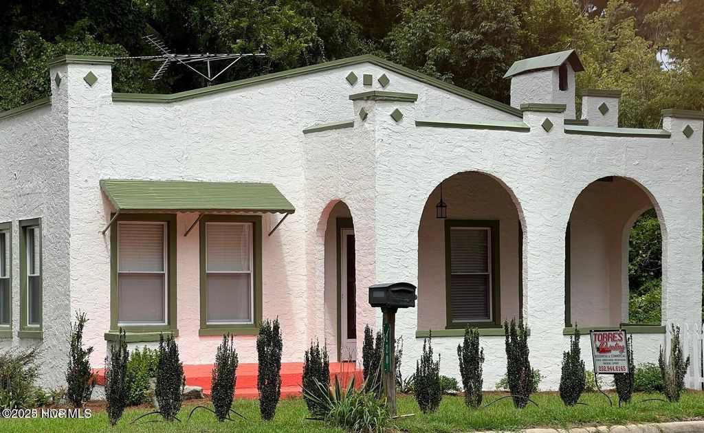 220 River Road, Washington, NC 27889