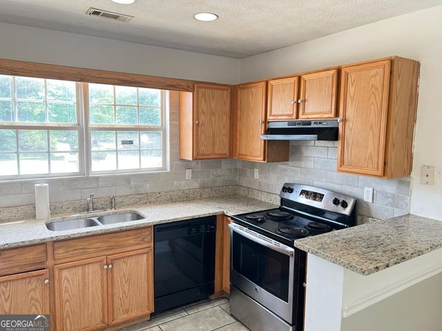 686 Morrow Road, Forest Park, GA 30297