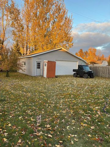 1726 2nd Avenue E, West Fargo, ND 58078