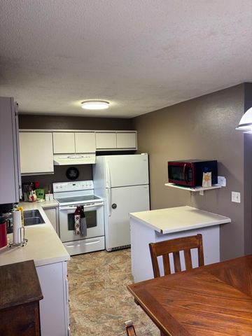 1726 2nd Avenue E, West Fargo, ND 58078