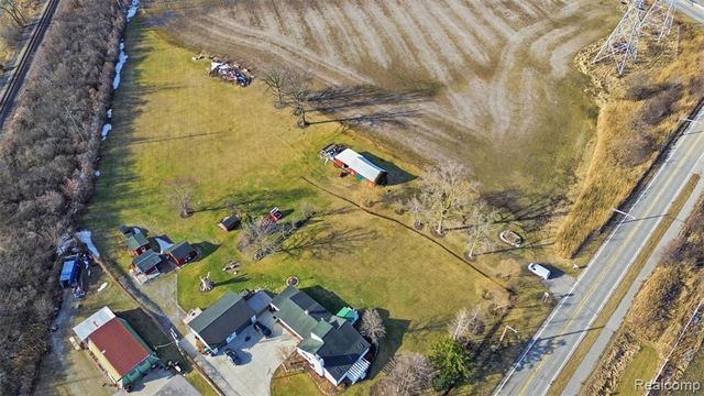 21301 Woodruff Road, Rockwood, MI 48173