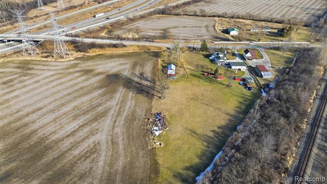 21301 Woodruff Road, Rockwood, MI 48173