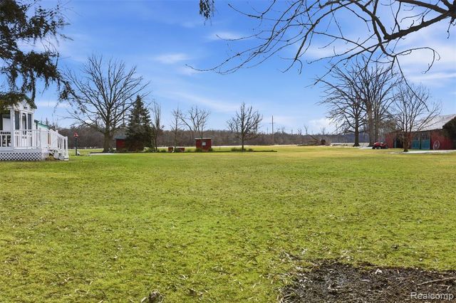 21301 Woodruff Road, Rockwood, MI 48173