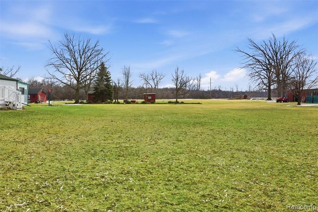 21301 Woodruff Road, Rockwood, MI 48173
