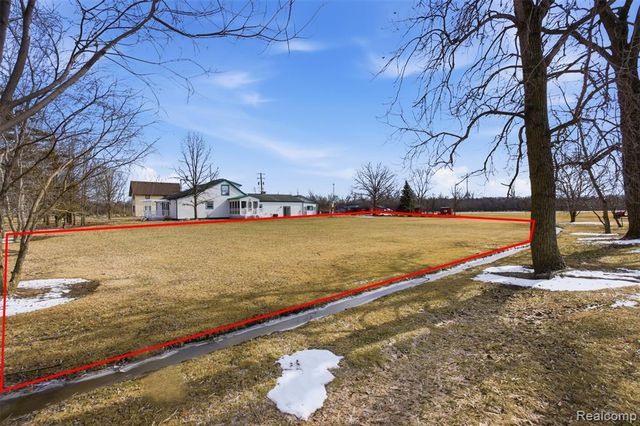 21301 Woodruff Road, Rockwood, MI 48173