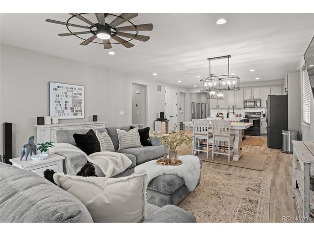 261 S Titus St, Aurora, CO 80018