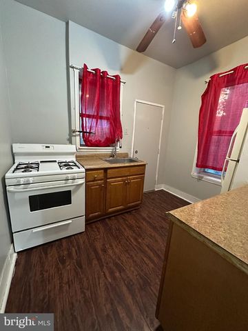 2216 W OAKDALE ST, Philadelphia, PA 19132