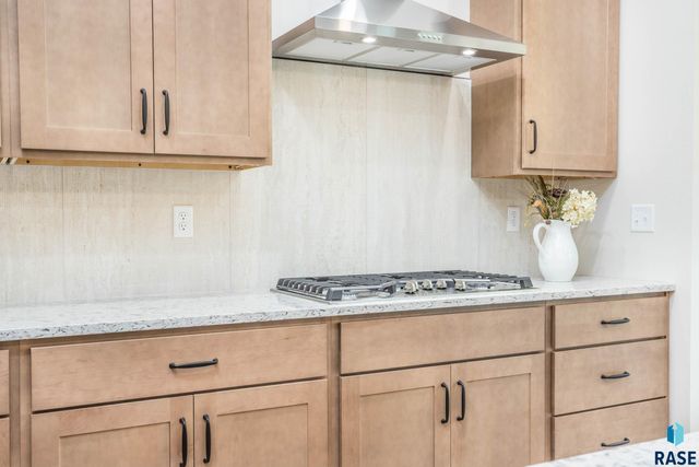 1100 N Scots Pine Dr Drive, Sioux Falls, SD 57110