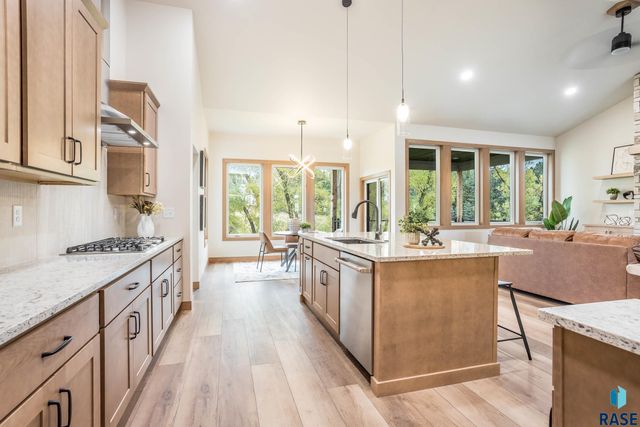 1100 N Scots Pine Dr Drive, Sioux Falls, SD 57110