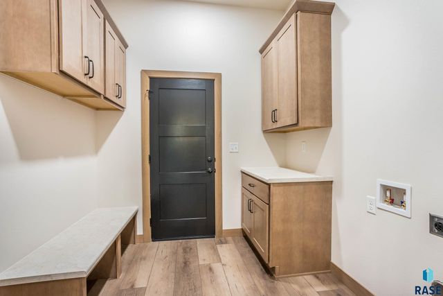 1100 N Scots Pine Dr Drive, Sioux Falls, SD 57110