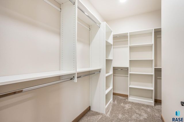 1100 N Scots Pine Dr Drive, Sioux Falls, SD 57110