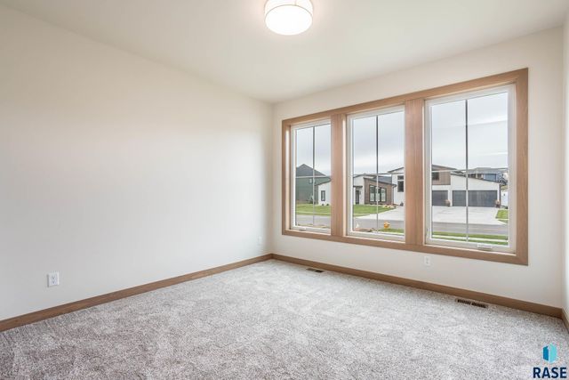 1100 N Scots Pine Dr Drive, Sioux Falls, SD 57110