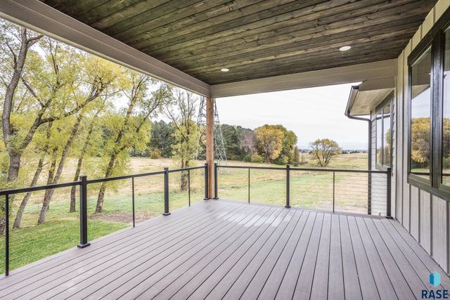 1100 N Scots Pine Dr Drive, Sioux Falls, SD 57110