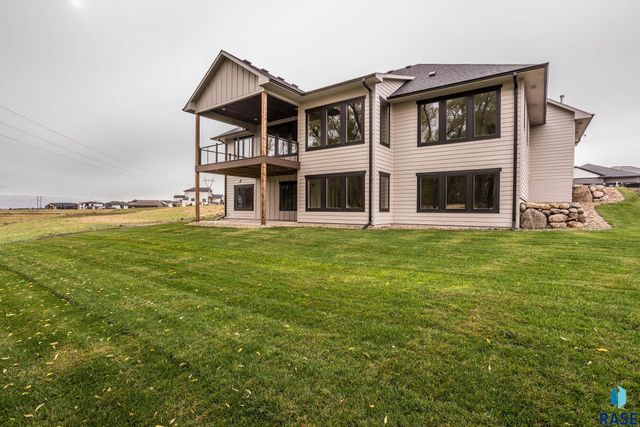 1100 N Scots Pine Dr Drive, Sioux Falls, SD 57110