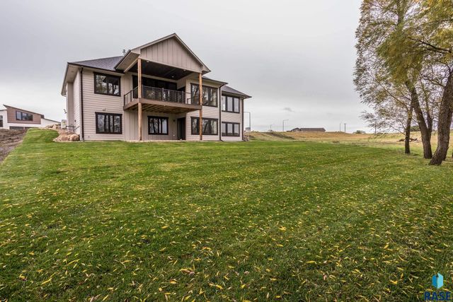 1100 N Scots Pine Dr Drive, Sioux Falls, SD 57110