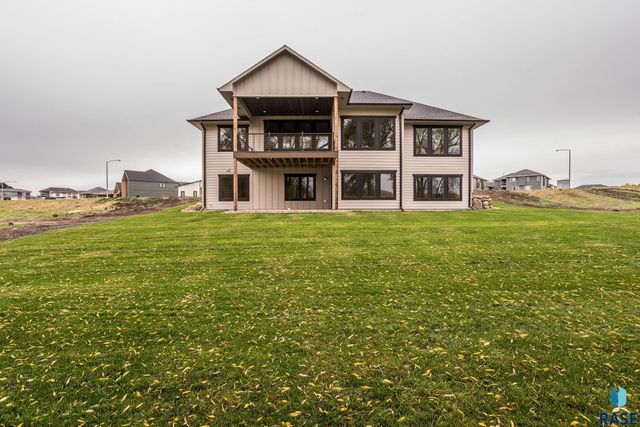 1100 N Scots Pine Dr Drive, Sioux Falls, SD 57110